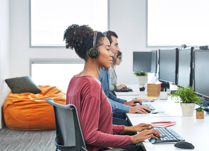 EAN 5099206091610 - Logitech 991-000339 sistema de video conferencia 1 personas(s) 3 MP Sistema de vídeoconferencia personal imagen 4