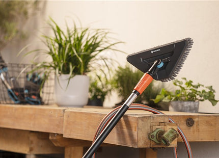 Gardena Cepillo Con Mango Cleansystem Soft Flex, Cepillo De Lavado Gris, Articulación Giratoria 360° 18812-20