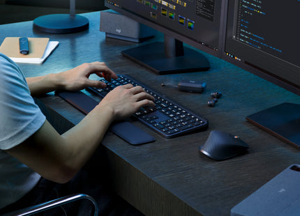 EAN 5099206112179 - Logitech 920-011587 teclado Universal RF Wireless + Bluetooth QWERTY Internacional de EE.UU. Grafito imagen 8