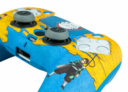 Fr-Tec Demon Slayer Kimetsu No Yaiba Tanjiro Kamado Pack Para Mando Ps5 De Carcasa Rigida + Grips + Sticker Para
