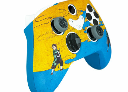 Fr-Tec Demon Slayer Kimetsu No Yaiba Tanjiro Kamado Pack Para Mando Xbox De Carcasa Rigida + Grips