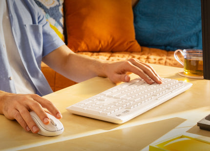 EAN 5099206092594 - Logitech 920-009824 teclado Ratón incluido Oficina RF inalámbrico QWERTY Inglés Blanco imagen 2