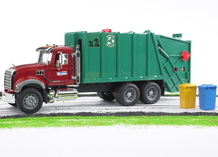 Bruder Mack Camión De Basura (Verde Rojo) 02812