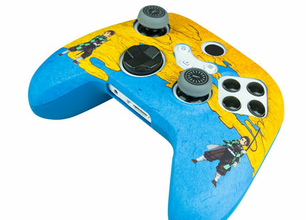 Fr-Tec Demon Slayer Kimetsu No Yaiba Tanjiro Kamado Pack Para Mando Xbox De Carcasa Rigida + Grips