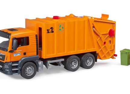 EAN 4001702037604 - BRUDER MAN TGS Garbage Truck imagen 1